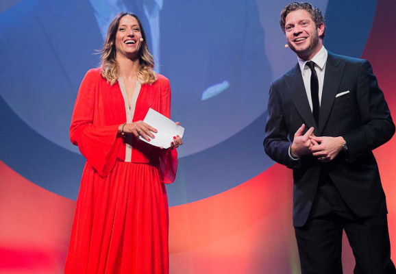 Melanie Winiger, la sexy presentadora de la Champions League.