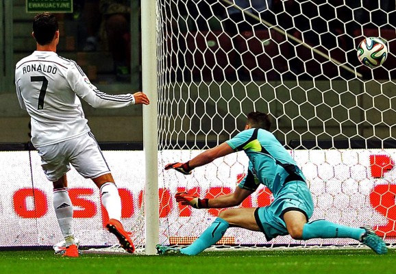 Real Madrid pierde ante la Fiorentina en el debut de Keylor Navas.