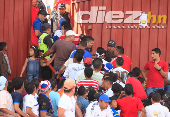 Gran ambientazo en el clásico olimpia vs Real España.