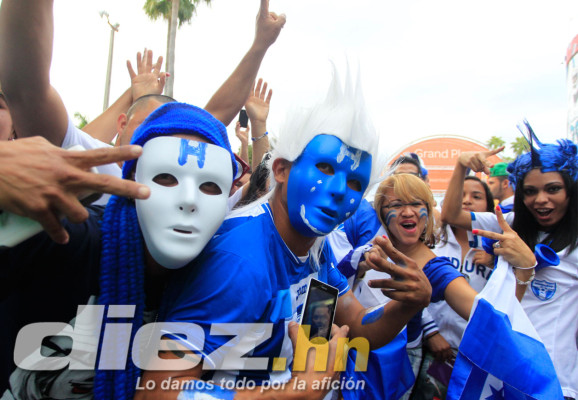 Ambiente de los hondureños en el Sun Life de Miami.