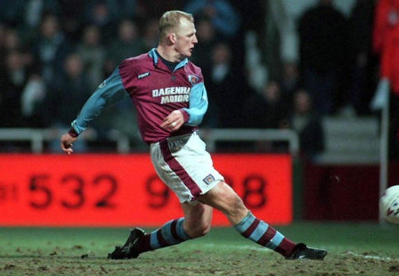 Los futbolistas con carreras universitarias