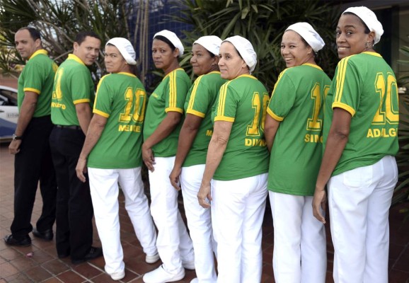 ambiente y color en brasil a un día del comienzo del mundial