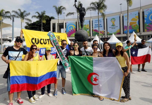 ambiente y color en brasil a un día del comienzo del mundial