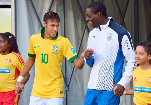 Brasil vs Italia por Copa Confederaciones.