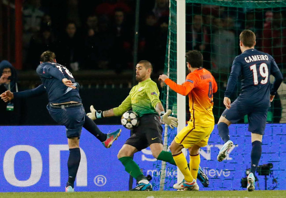 PSG saca empate de último minuto ante Barcelona en la 'Champions'.