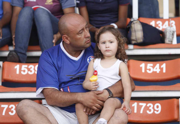 Ambiente en el clásico capitalino