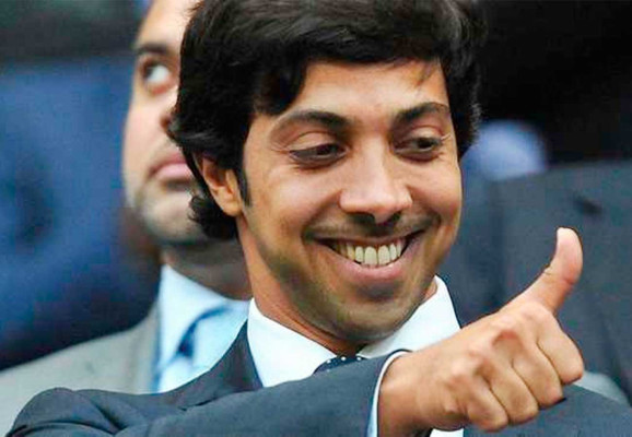 Los grandes magnates del fútbol .