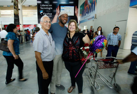 Fotos de aficionados con David Suazo.