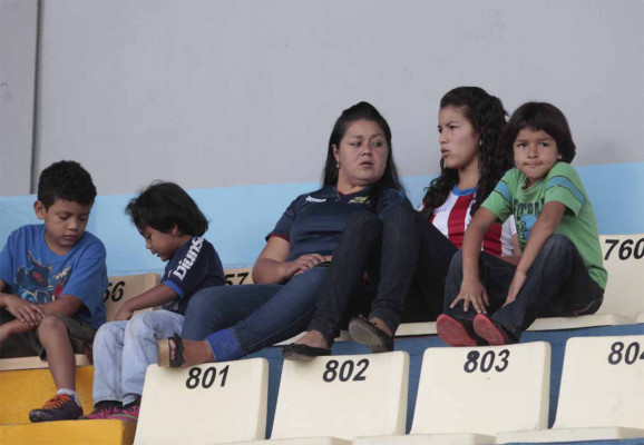 Ambiente en el clásico capitalino