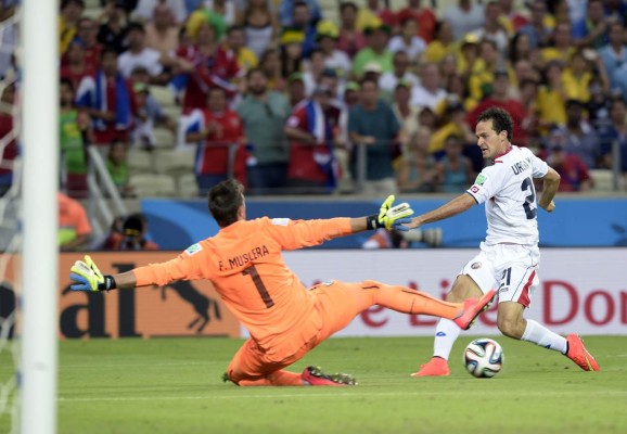 Los ticos celebran a lo grande su espectacular debut