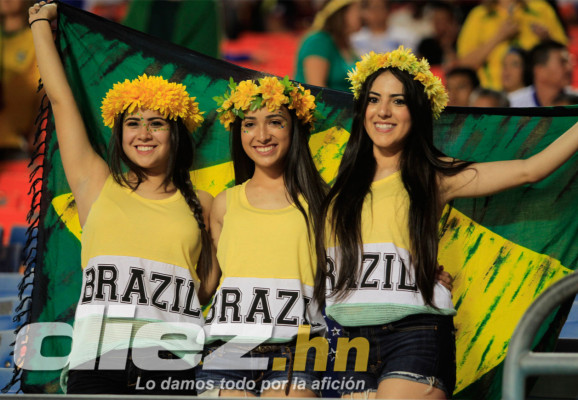 Ambiente de los hondureños en el Sun Life de Miami.