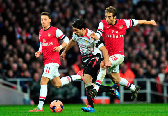 Arsenal vencio 2-1 a Liverpool y clasificó a cuartos de final de la Copa FA.