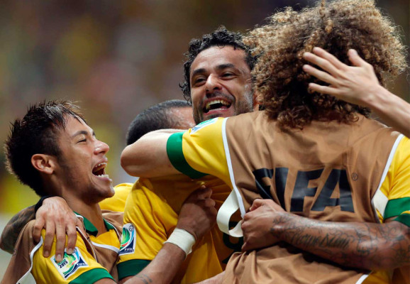 Brasil vs Italia por Copa Confederaciones.