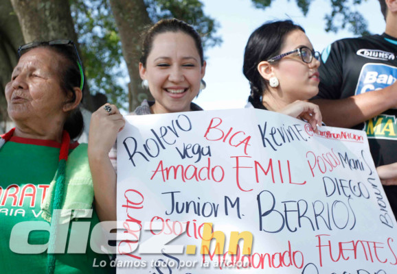 Marathón recibe apoyo de sus fans en medio de crisis .