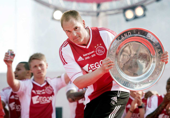 Ajax y la Juventus extiende su reinado en Europa .