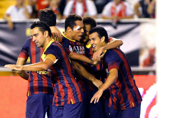Barcelona golea 4-0 al Rayo Vallecano con triplete de Pedro.