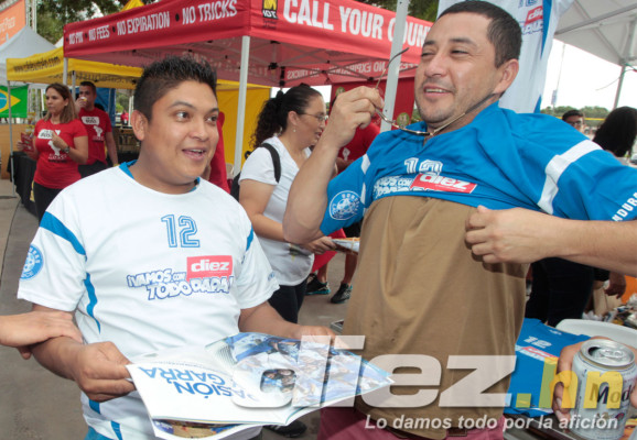 Ambiente de los hondureños en el Sun Life de Miami.