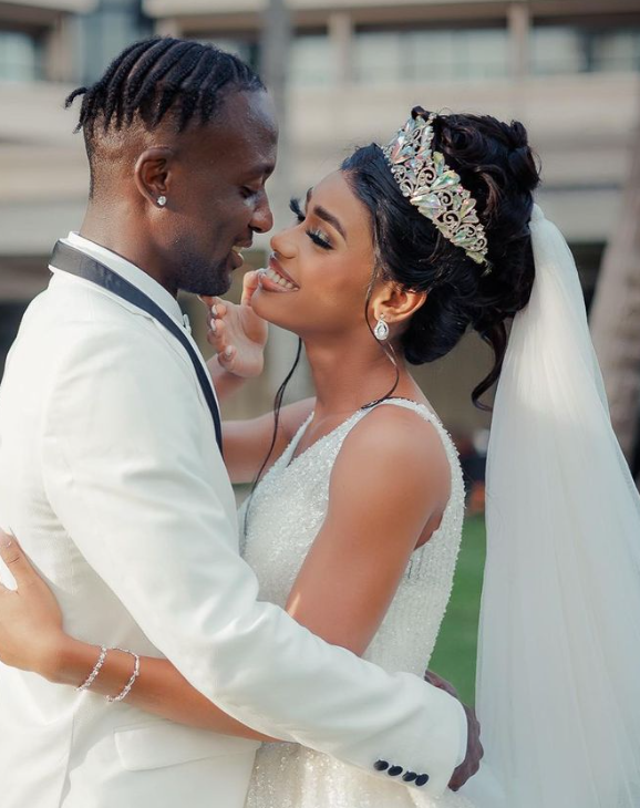 No es broma: futbolista se pierde su propia boda por cumplir órdenes del club... ¡y envía a su hermano en su lugar!