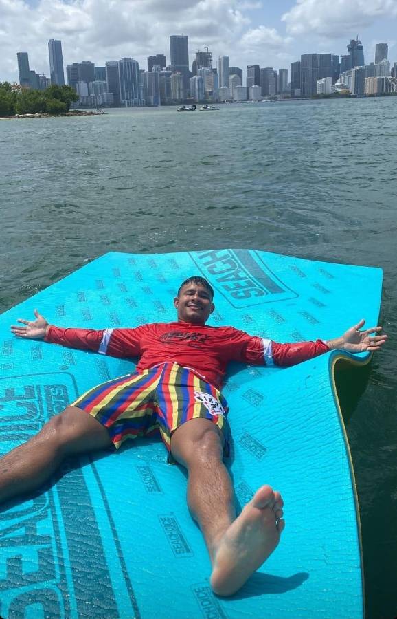 Aventura en yate, música y el gran clavado del Patón: Así se relajan los jugadores de Olimpia en su gira por Estados Unidos