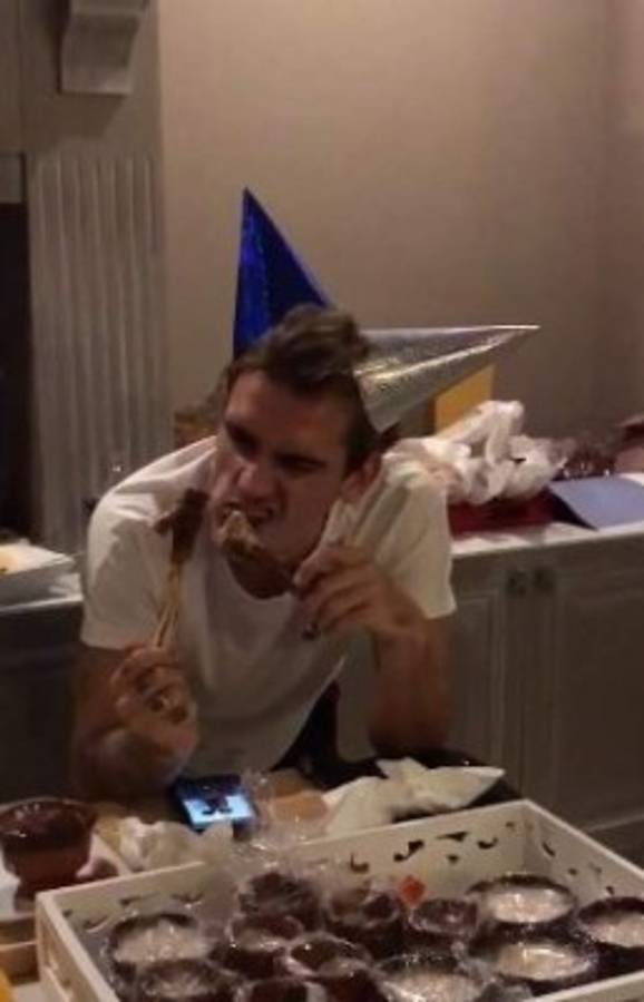 IMPERDIBLE: Así recibieron el año 2017 las máximas estrellas del fútbol