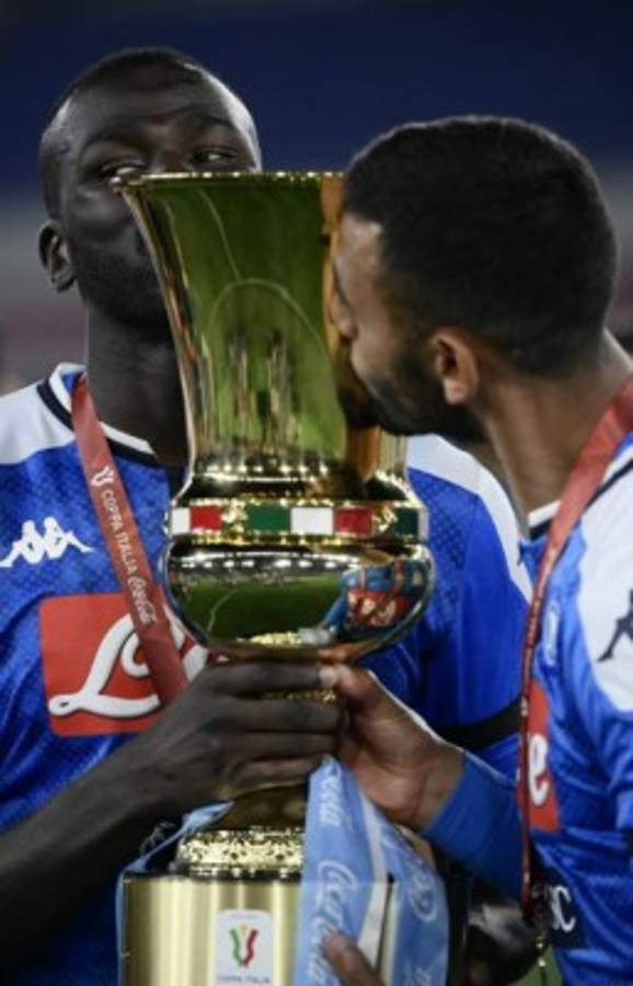 Fotos: El dolor y la bronca de Cristiano Ronaldo tras perder la final y el eufórico festejo de Napoli