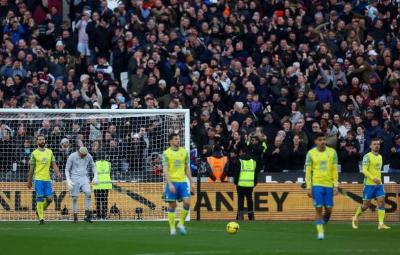 Keylor Navas no pudo hacer nada en la paliza que recibió el Nottingham Forest