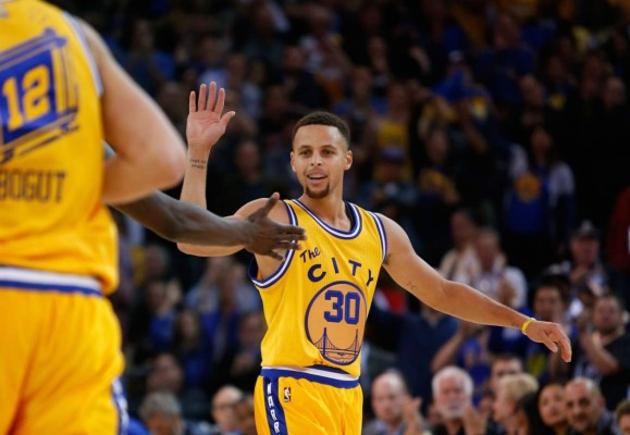 Warriors buscan mantener su imbatibilidad