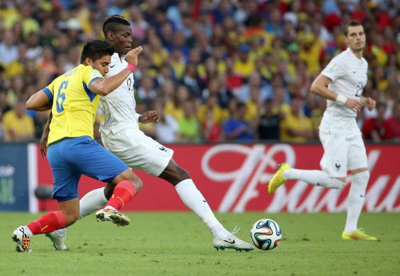 Francia empató para ser líder de grupo y eliminar a Ecuador