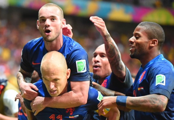 Holanda humilló a la campeona del mundo España 5-1