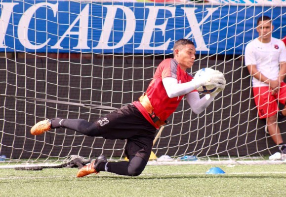 RUMORES Y FICHAJES: ¡Blas Pérez llegaría a Honduras y Costa Rica seguirá exportando!