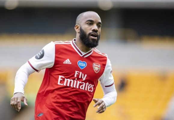 Mercado de fichajes: Ozil anuncia su nuevo club, crack llega al Milan... ¡y bomba en el Real Madrid!