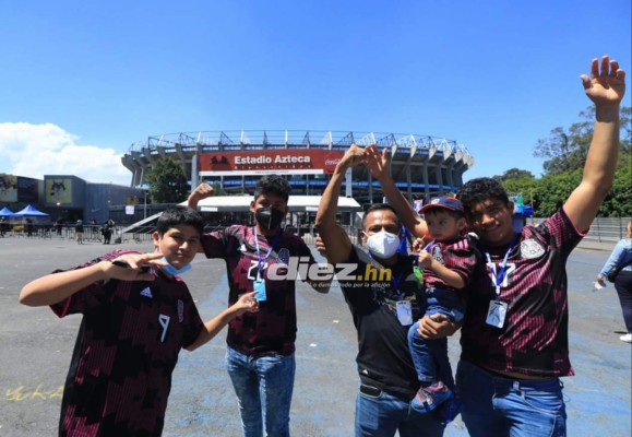 Fotos: Afición catracha llega en gran número al estadio Azteca para apoyar a Honduras ante México
