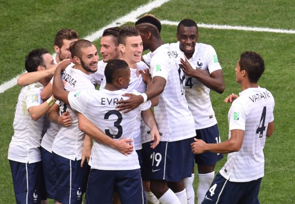 Francia calificó a cuartos de final tras derrotar por 2-0 a Nigeria