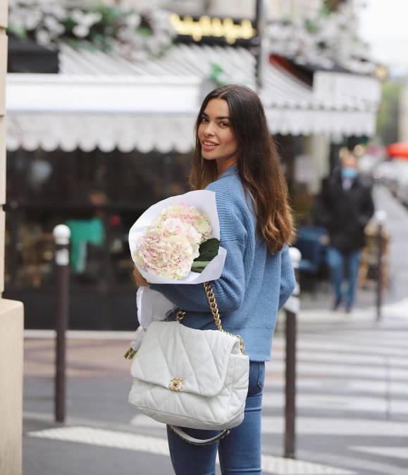 Dejó a estrella del fútbol tras un polémico caso y por infiel; ahora aparece besándose con otra chica