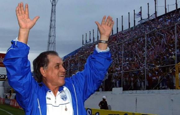 Jose de la Paz Herrera Chelato Ucles tecnico de HOnd. en la copa de naciones 2007