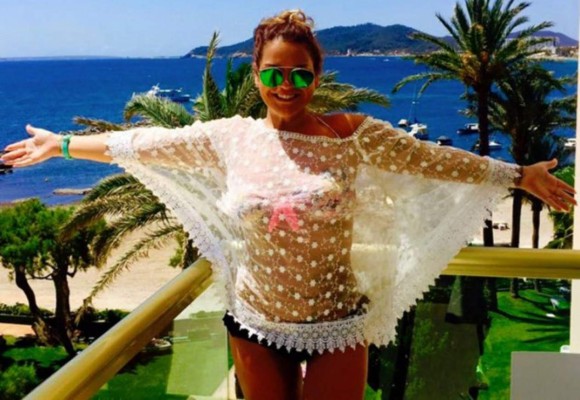 Katia Aveiro, hermana de Cristiano Ronaldo, posó muy sexi para revista