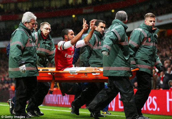 VIDEO: Theo Walcott desató la ira de los aficionados del Tottenham