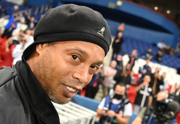 La picante oferta a Messi, la reacción de Ronaldinho a la Panenka de Leo y el tremendo show con su doblete en Champions