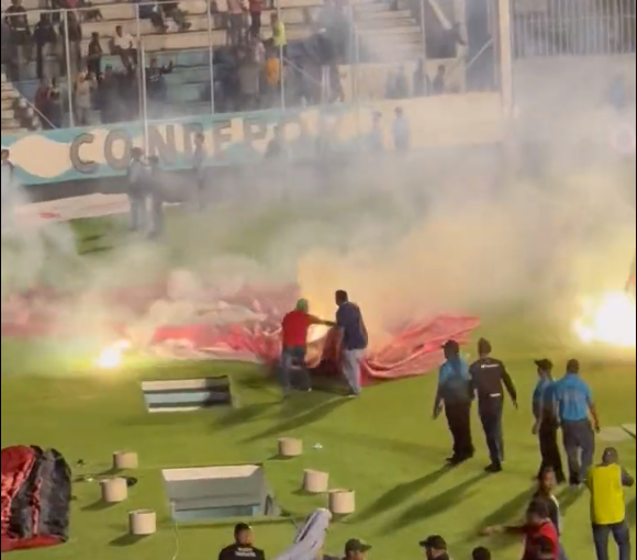 Tremendos huecos: ¡los severos daños que sufre la costosa cancha del Estadio Nacional por quema de pólvora!