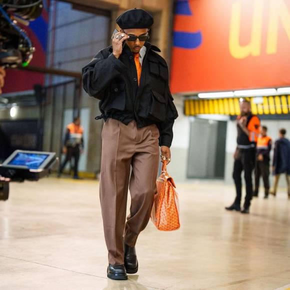 Jules Koundé causa revuelo: así son todos los excéntricos looks del futbolista de Barcelona que siempre está a la moda