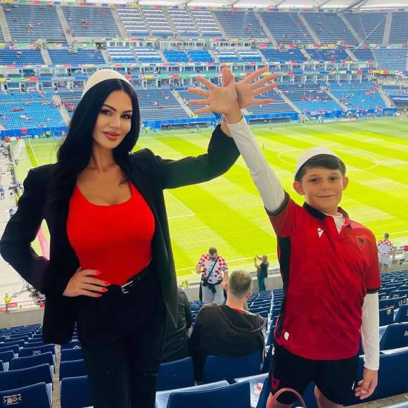 “¿Sexo antes de los partidos? Pero si los futbolistas no son grandes amantes. Prefieren hacérselo ellos mismos”