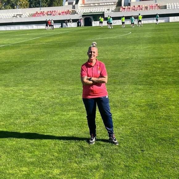 Equipo hondureño hace historia y ficha a entrenadora española que jugó en el FC Barcelona, ¡tiene licencia UEFA PRO!