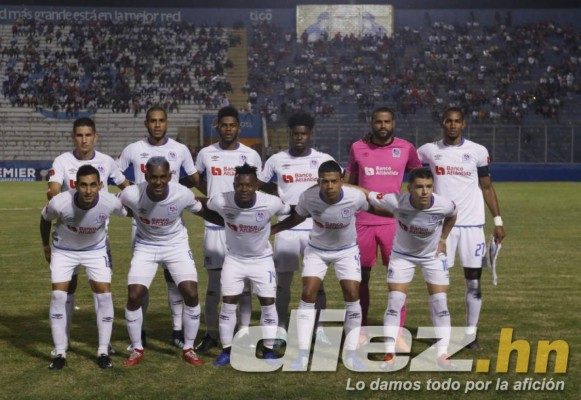Fotos: Los seis jugadores del Olimpia que entrenaron antes del partido y la dedicatoria de Eddie