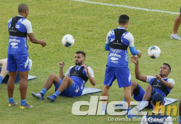 Así fue el entrenamiento de Honduras: Los tenis 'Air Jordan' de Elis, Arnold se entrena y Coito se luce