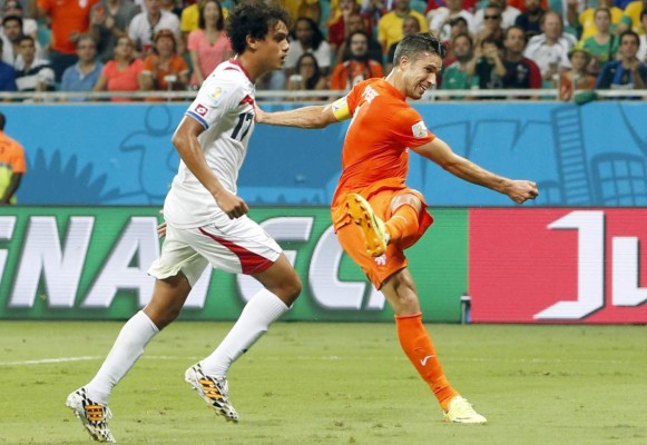 Yeltsin Tejeda viaja a Francia para cerrar su llegada al Evian