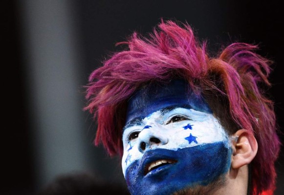 NO SE VIO EN TV: La furia de Alberth Elis contra un árbitro y el 'Bolillo' sorpendió a Coito