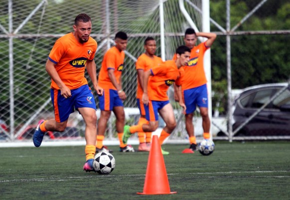 RUMORES/FICHAJES: Real España confirma dos altas y Olimpia presta jugador