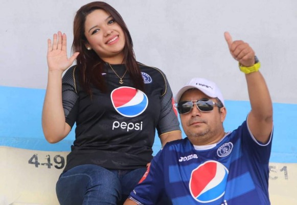 ¡Muñecas! Derroche de belleza en los estadios hondureños por la sexta jornada