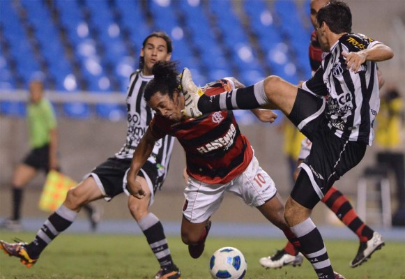 La trayectoria de Ronaldinho en imágenes