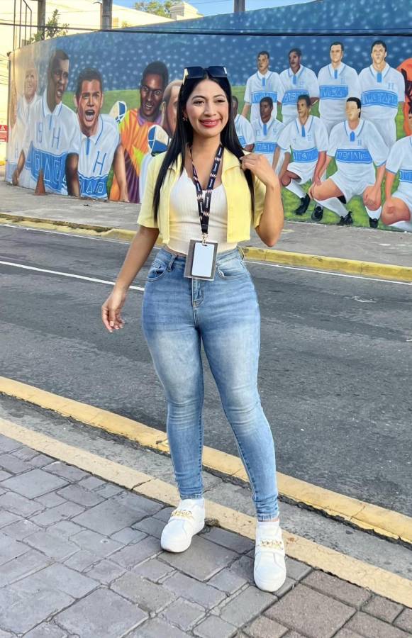 Las periodistas deportivas catrachas engalanan la previa del juego entre Honduras vs México en el estadio Morazán